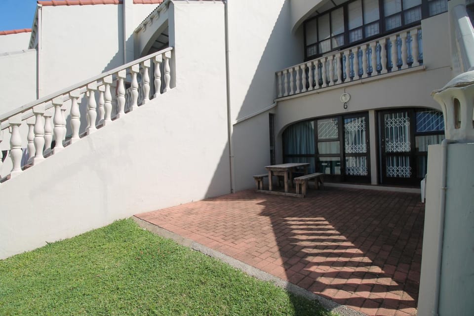 Patio, Location