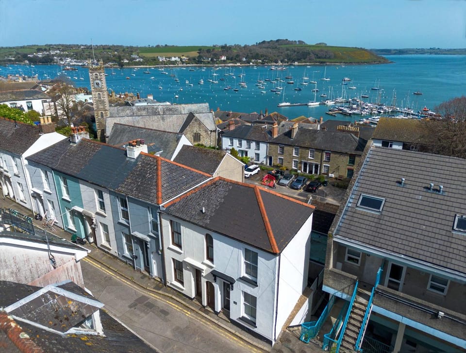 21 Gyllyng Street House in England