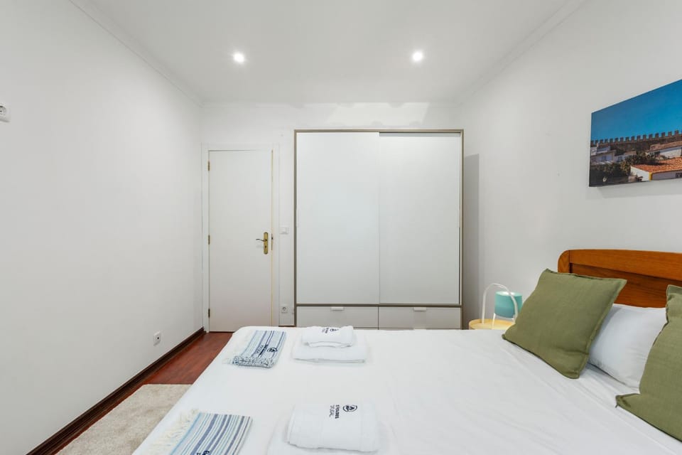 Bed, Photo of the whole room, Bedroom, towels, wardrobe