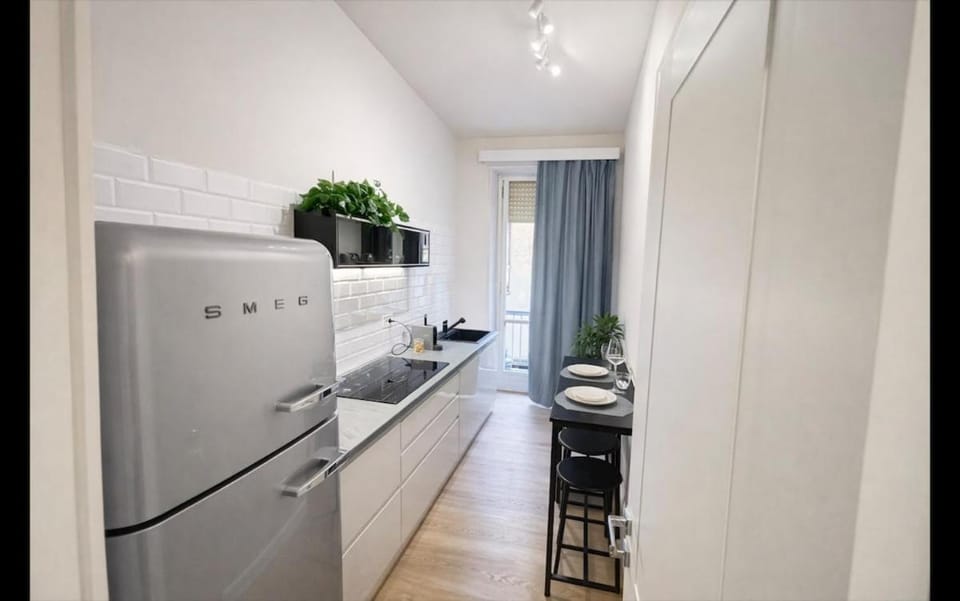 Luxury Apartment in Old Town, Piazza Cavalli, 2 Bedrooms Apartment in Piacenza