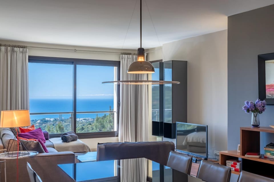TV and multimedia, Living room, Seating area, Dining area, Sea view, air conditioner