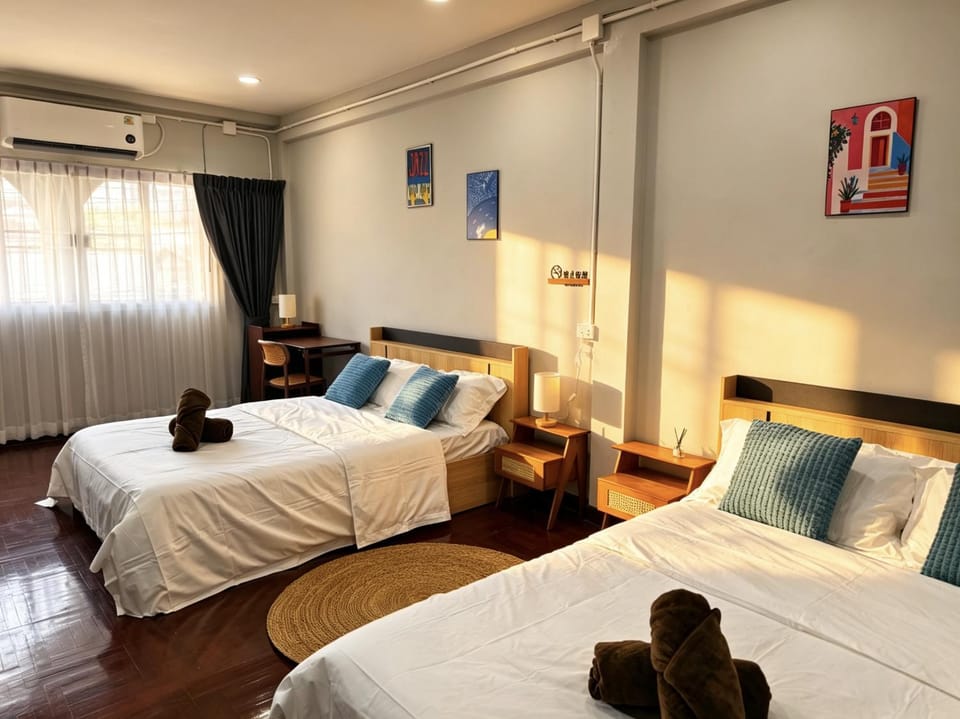 Bed, Bedroom, air conditioner