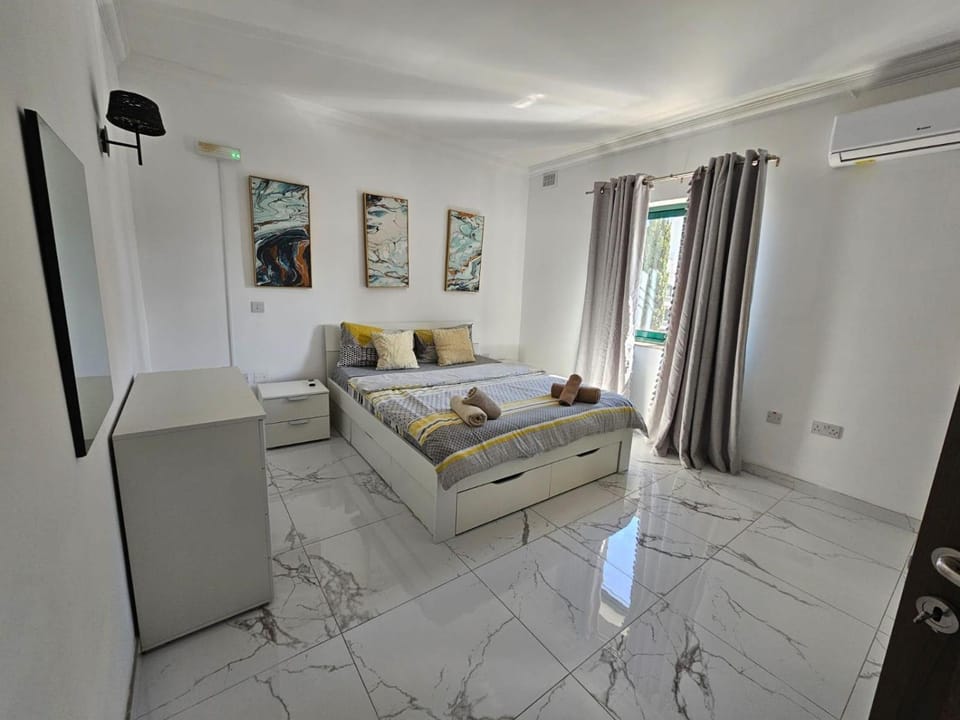 St Pauls bay modern two bedroom with pool Apartment in Saint Paul's Bay