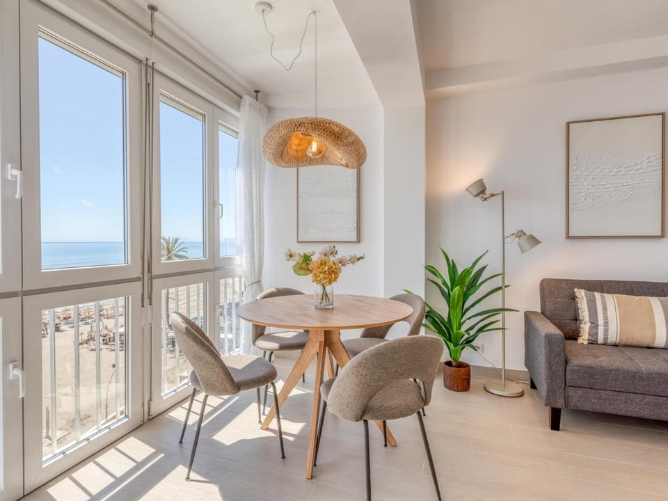 Living room, Dining area, Sea view