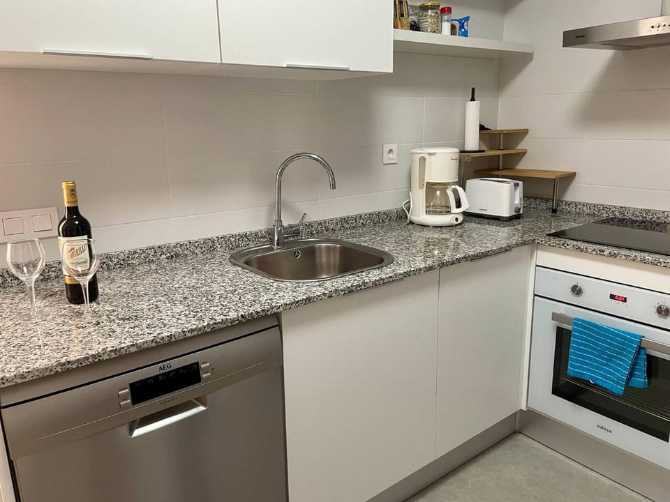 microwave, oven, kitchen