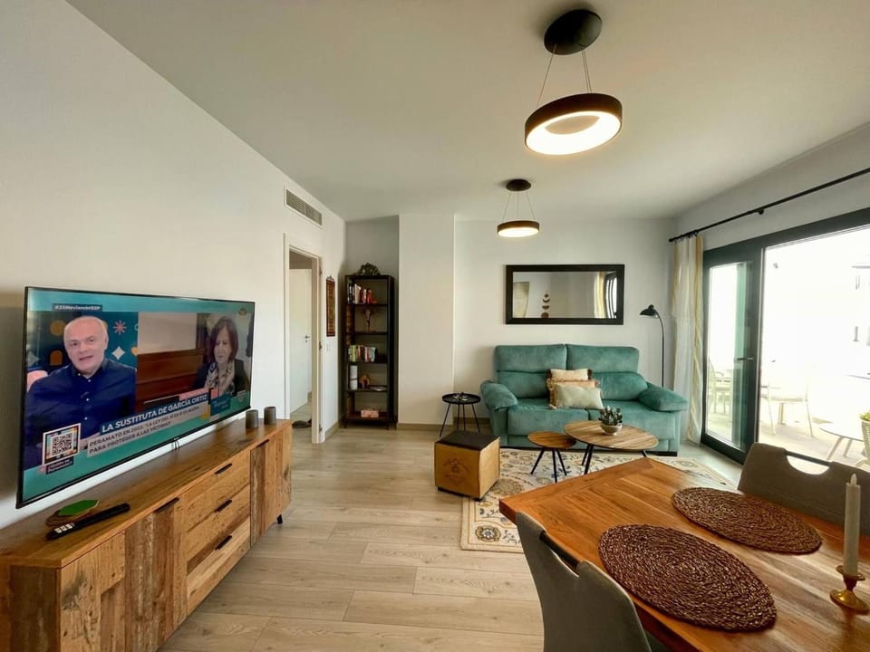 Communal lounge/ TV room, TV and multimedia, Living room