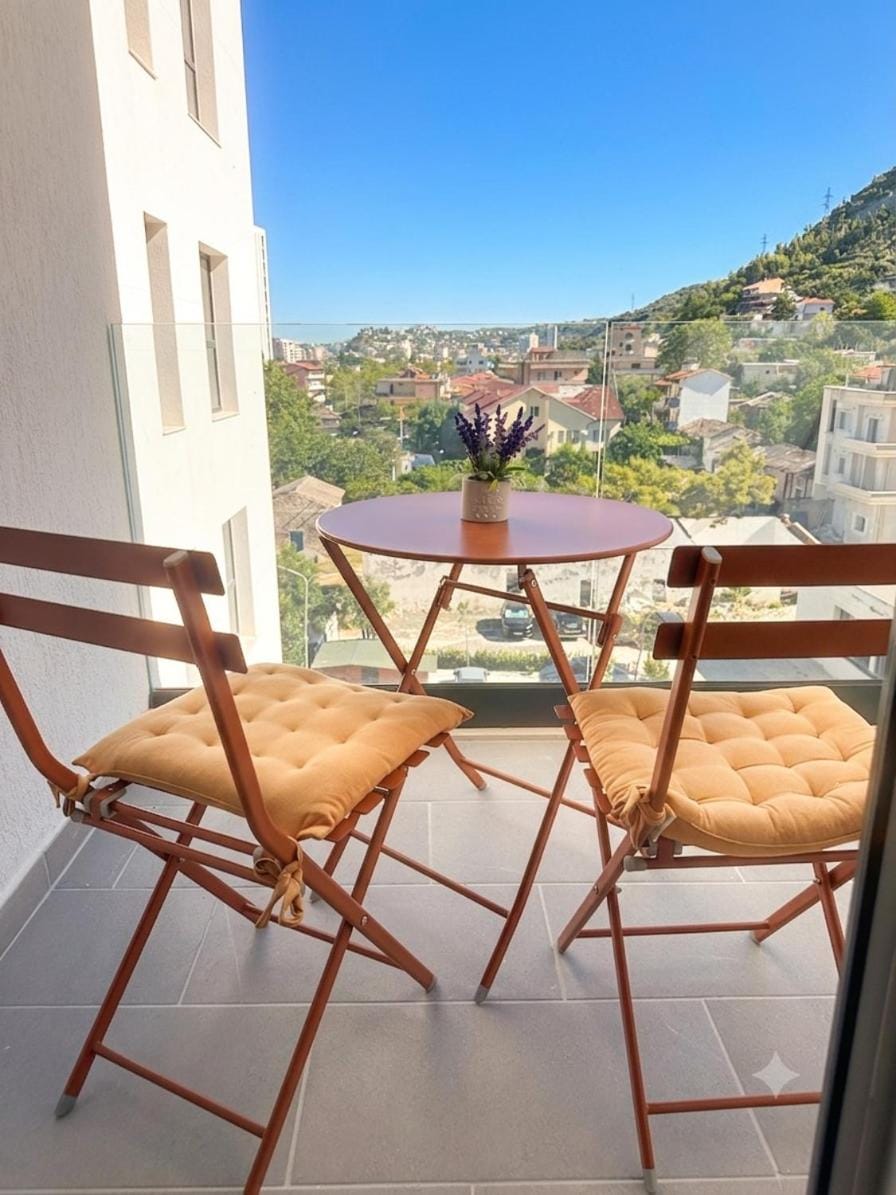 View (from property/room), Balcony/Terrace, Mountain view