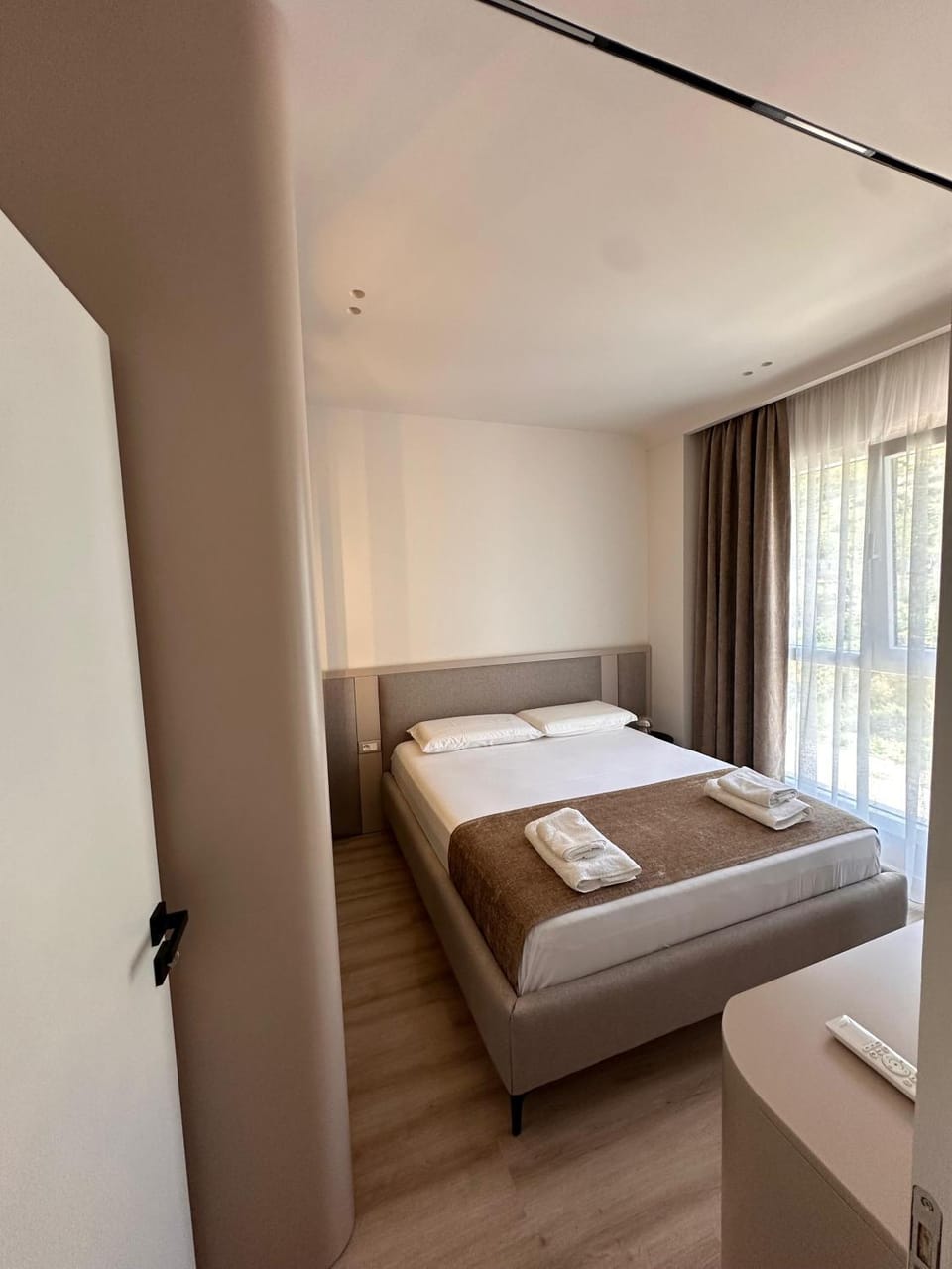 Modern Stay 3 Min from Beach LUNGOMARE Apartment in Vlorë