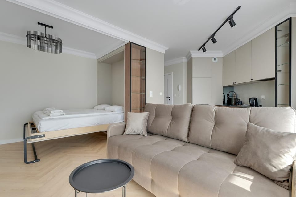 Bed, TV and multimedia, Living room, Photo of the whole room