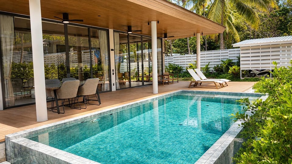 Property building, Patio, Spring, Day, Natural landscape, Garden, Garden view, Pool view, Swimming pool, sunbed