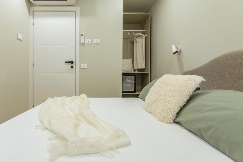 Allevi Rooms - Mastersuites on the Lake Como Bed and Breakfast in Lombardy
