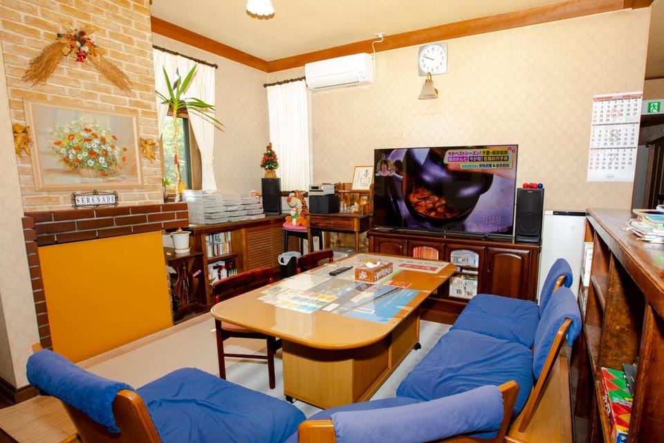 Communal lounge/ TV room, TV and multimedia, Seating area
