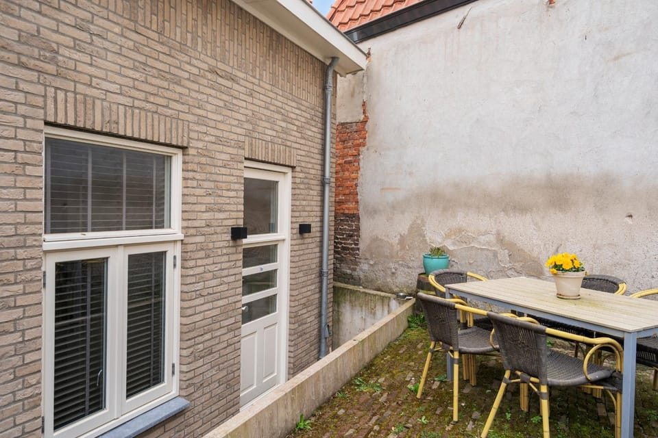 Property building, Facade/entrance, Balcony/Terrace