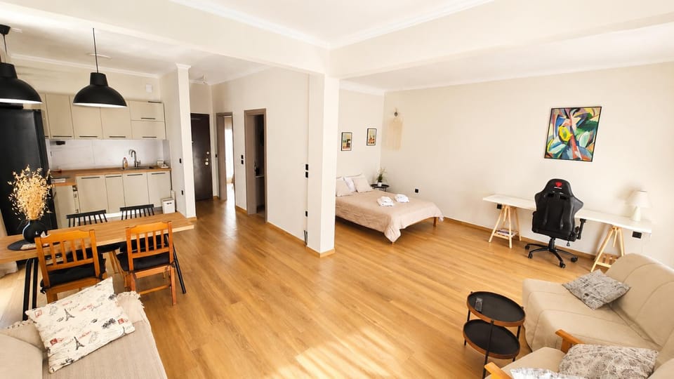 Living room, Photo of the whole room