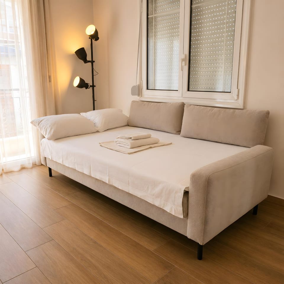 Bed, Living room