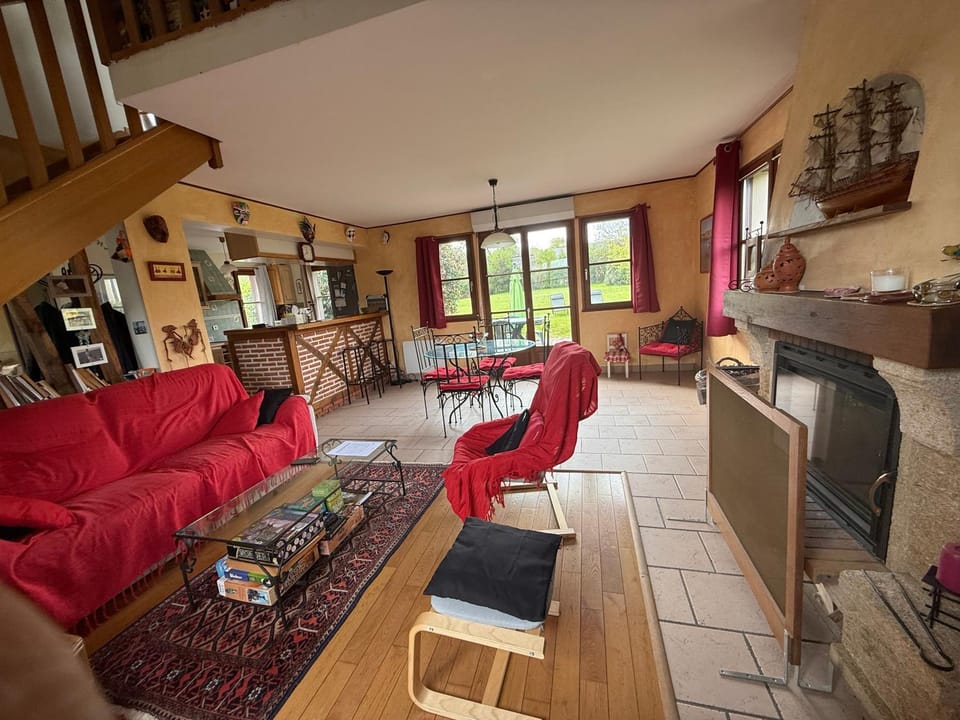 Living room, Dining area