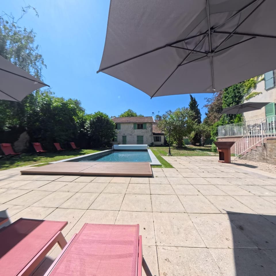 Swimming pool, Swimming pool