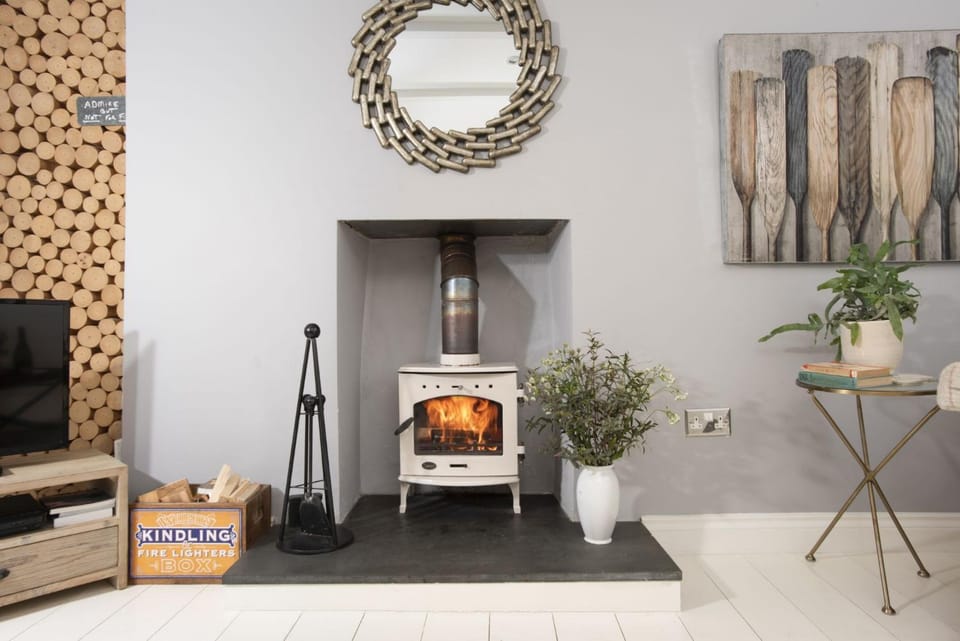 TV and multimedia, fireplace, internet