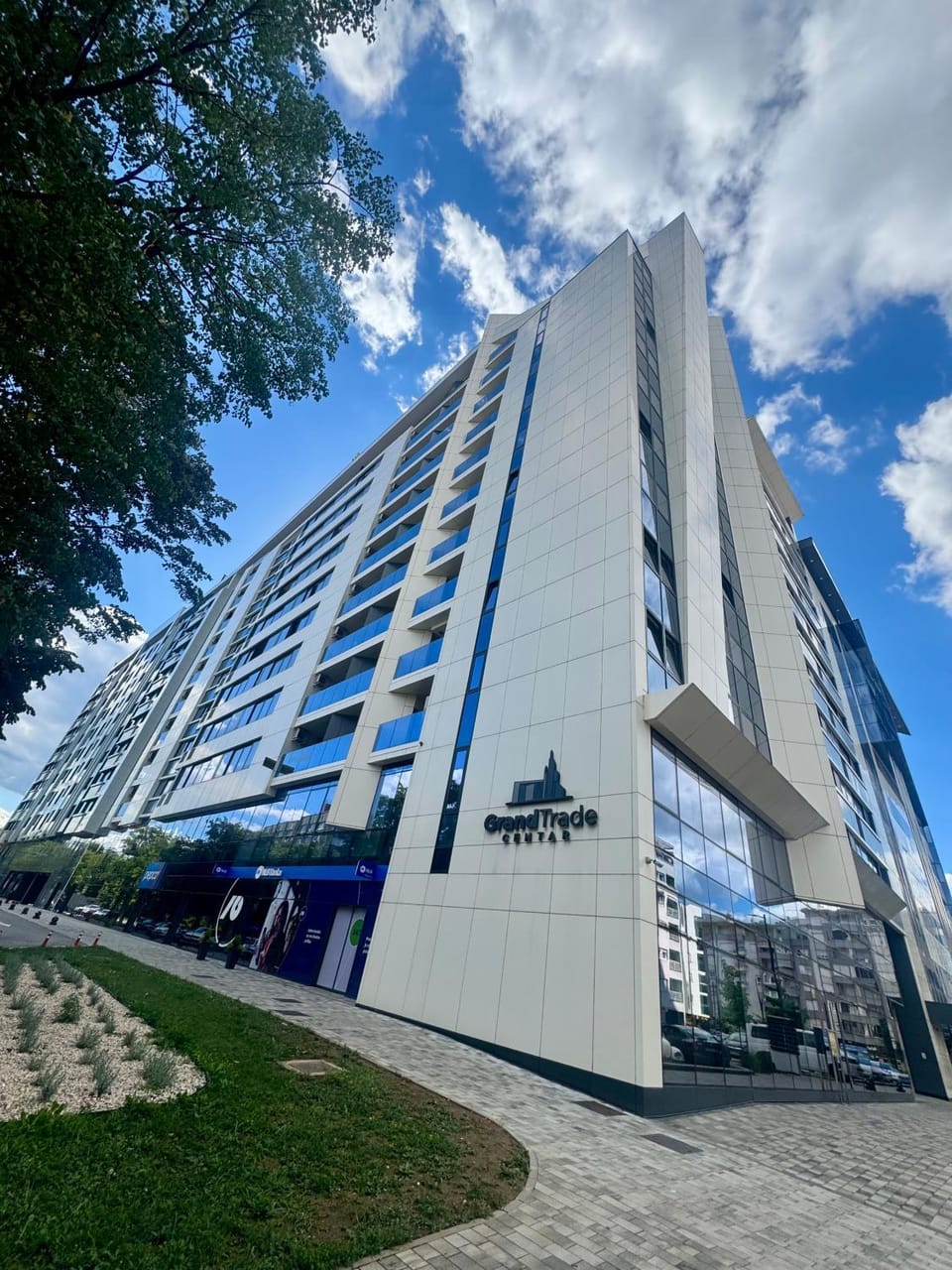 Property building, Facade/entrance, Day