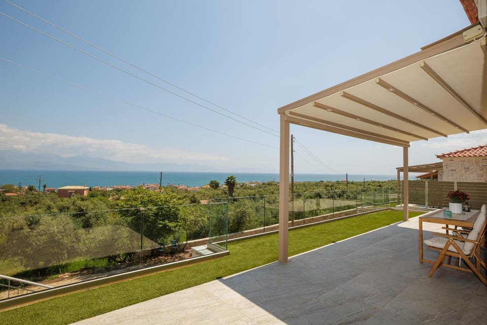 Petra & Thea Chrani Villas Villa in Messenia
