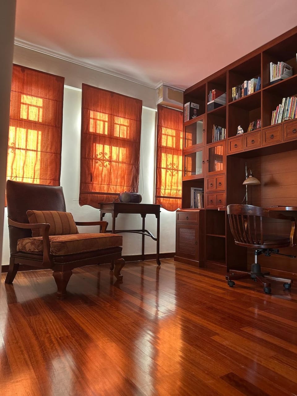Library, Seating area