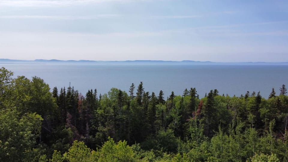 Chalet Le Patrimoine - Peaceful Riverfront Stay Chalet in Rivière-du-Loup