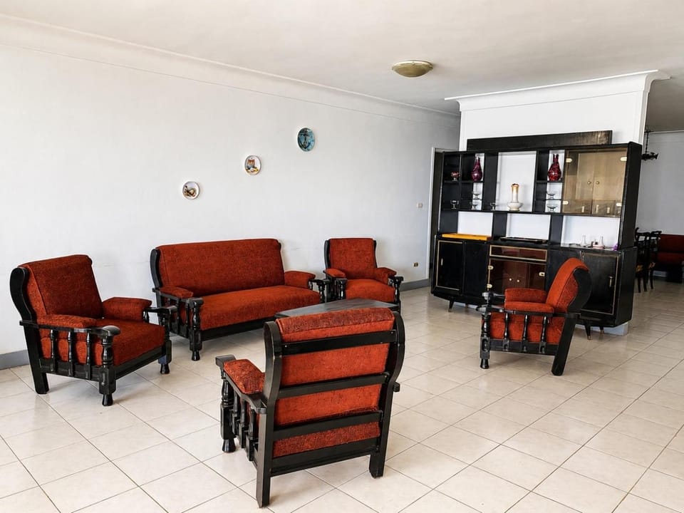 Relaxing 4 Bedroom Sea View Apartment - Spacious & Comfortable Apartment in Alexandria