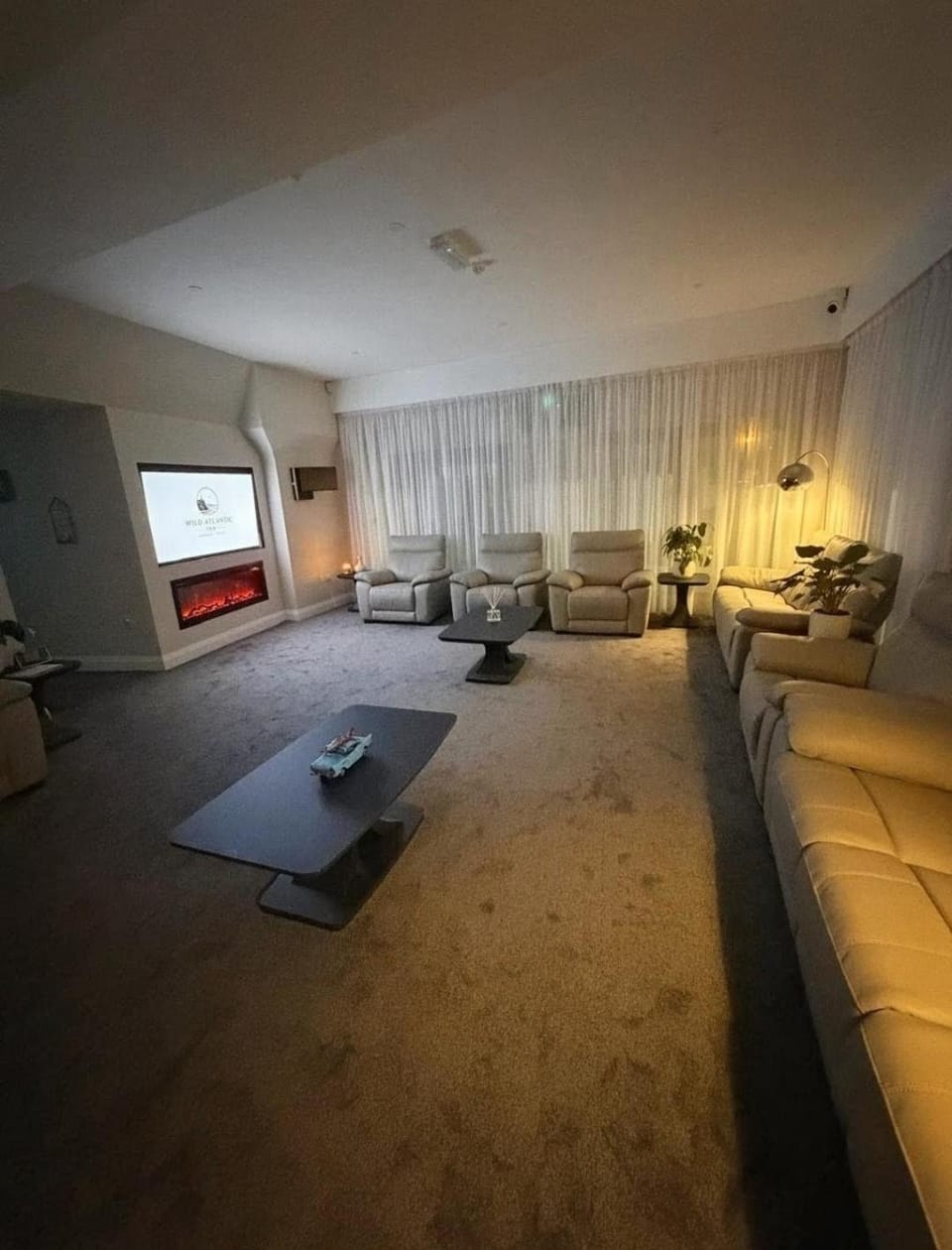Communal lounge/ TV room, Living room, Photo of the whole room, Seating area