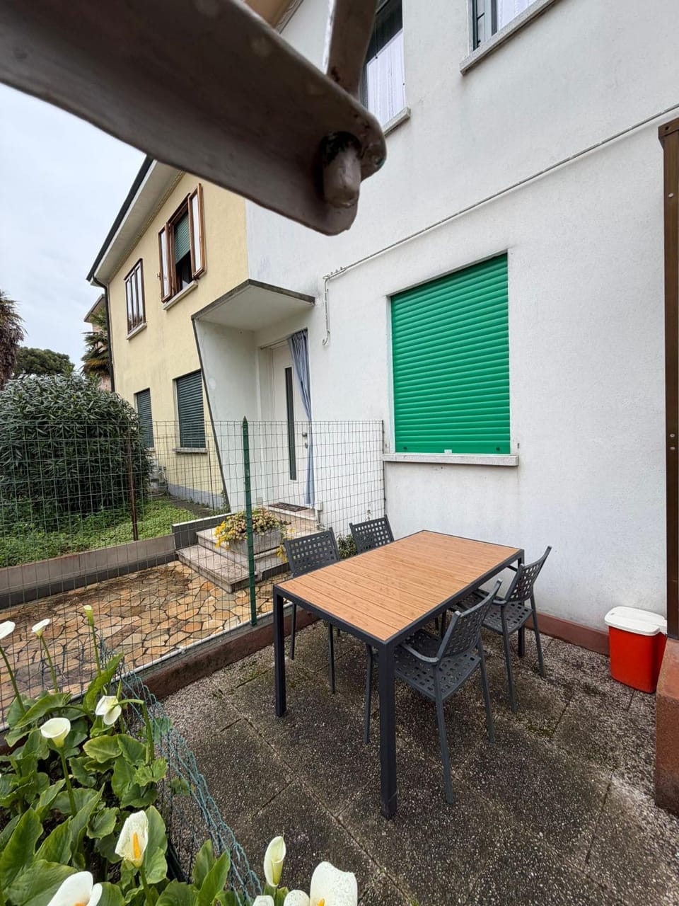 Property building, Day, Dining area, Garden view