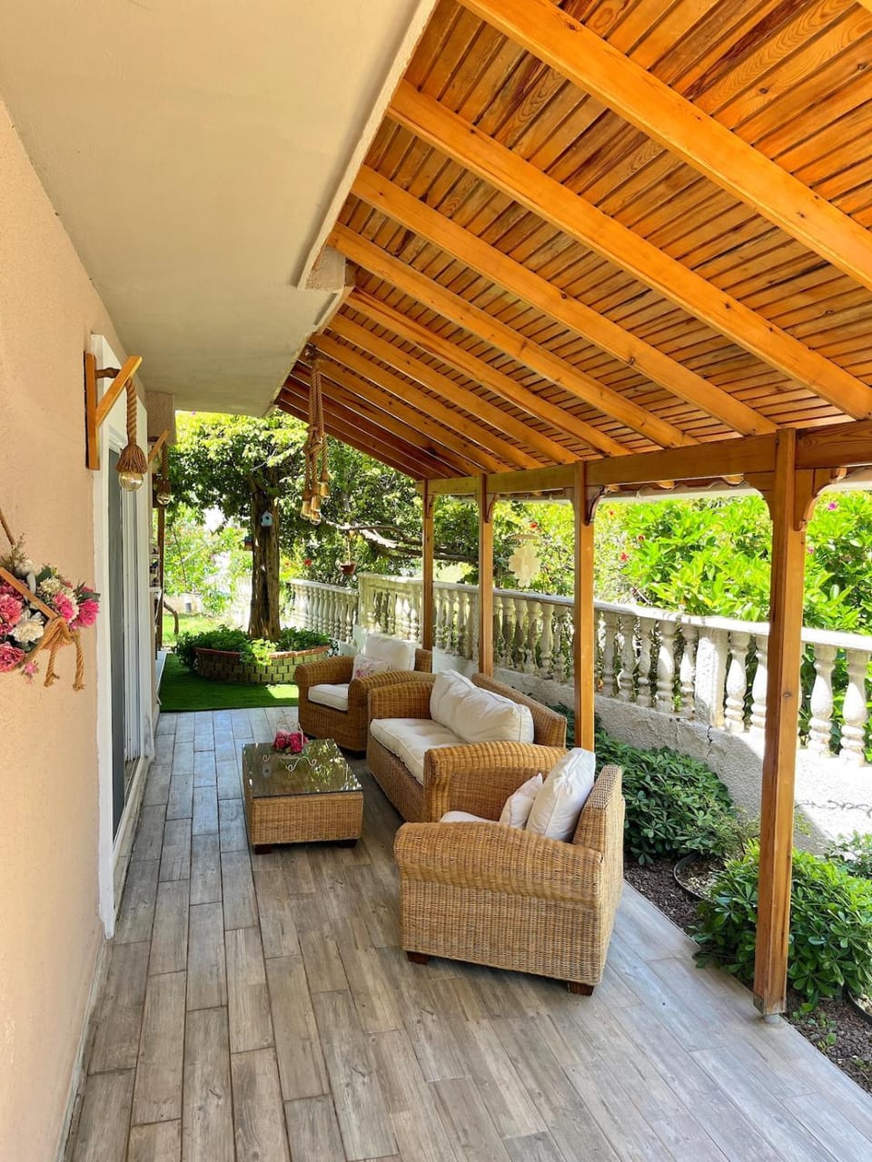 Beachside Garden Villa with Spacious Private Garden in Çeşme Villa in İzmir Province