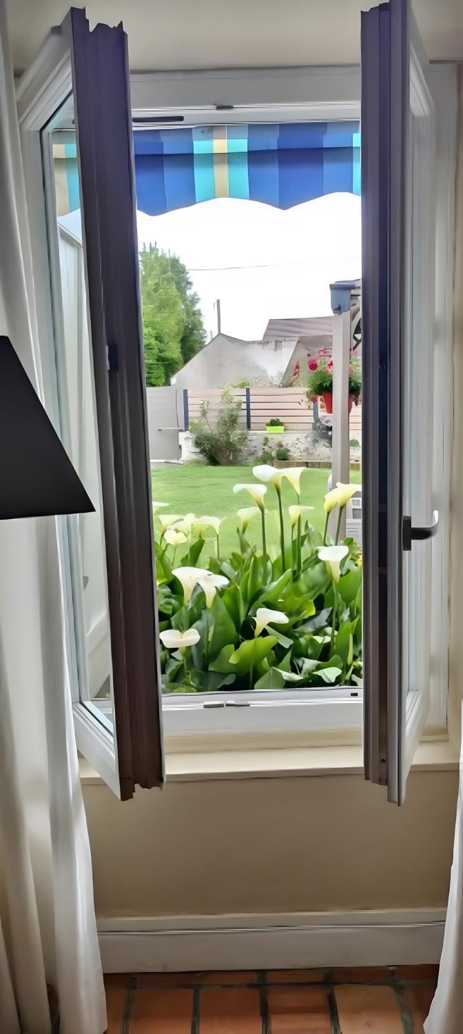 Les Chambres De Martine Et Guy - Bed and Breakfast in Île-de-France