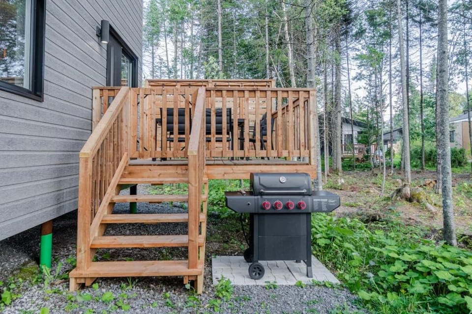 Le Taiga - Pool Table Nature Pet Friendly Chalet in Quebec