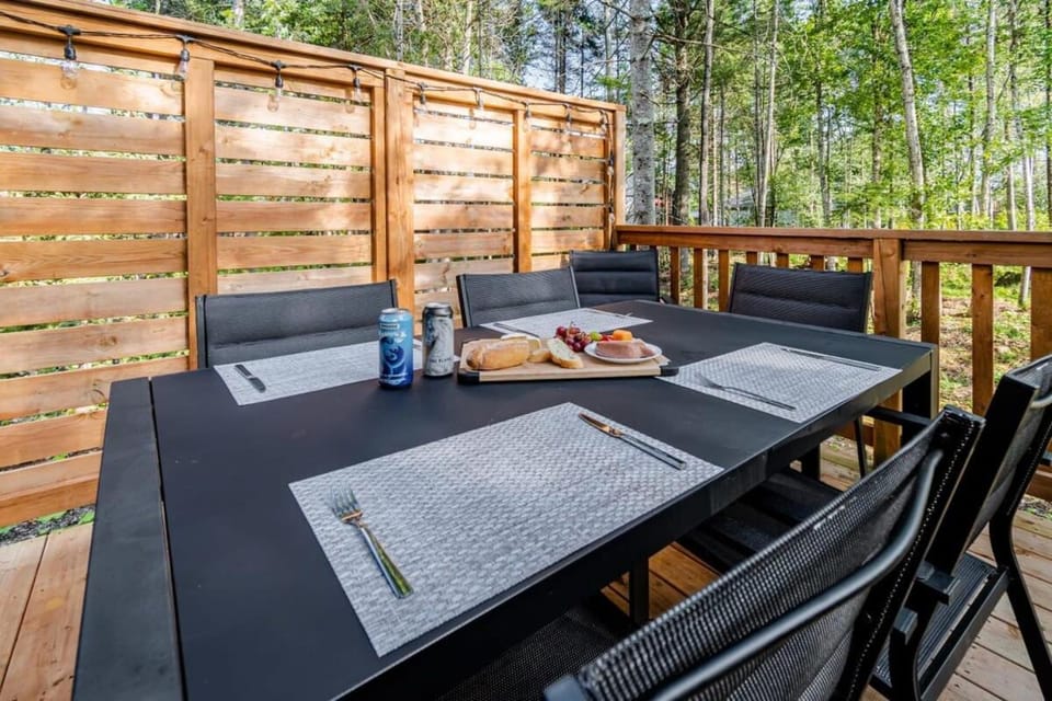 Le Taiga - Pool Table Nature Pet Friendly Chalet in Quebec