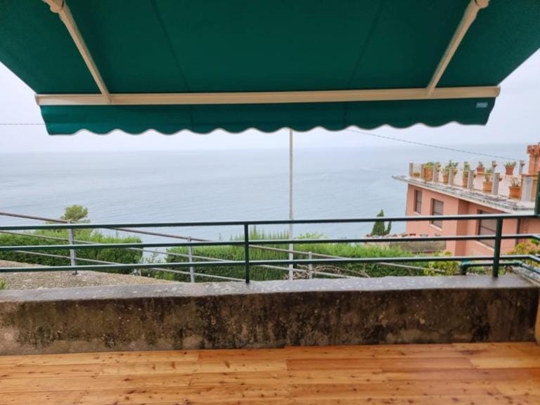 Un Pensiero sul mare Apartment in Moneglia