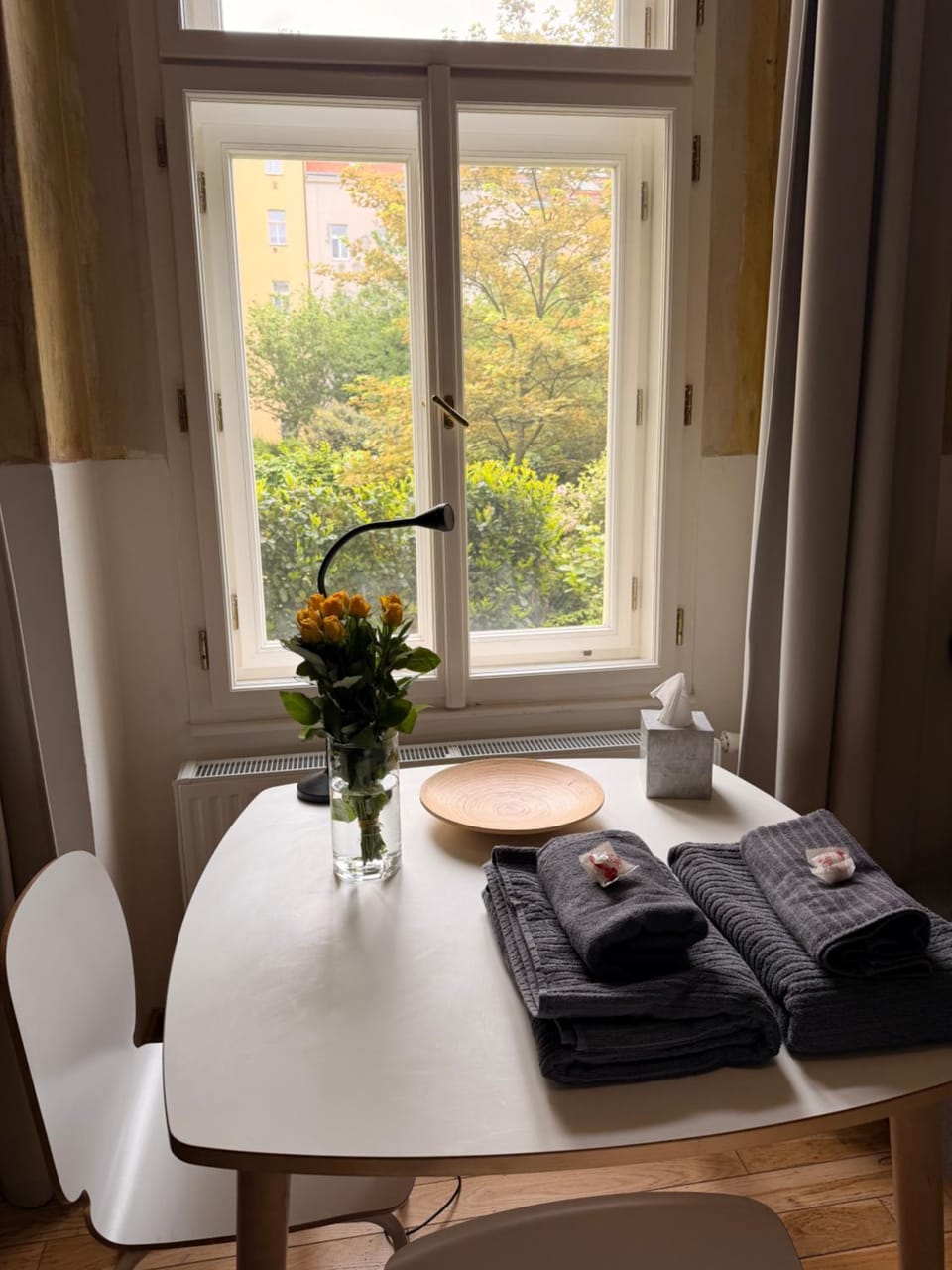 Seating area, Dining area
