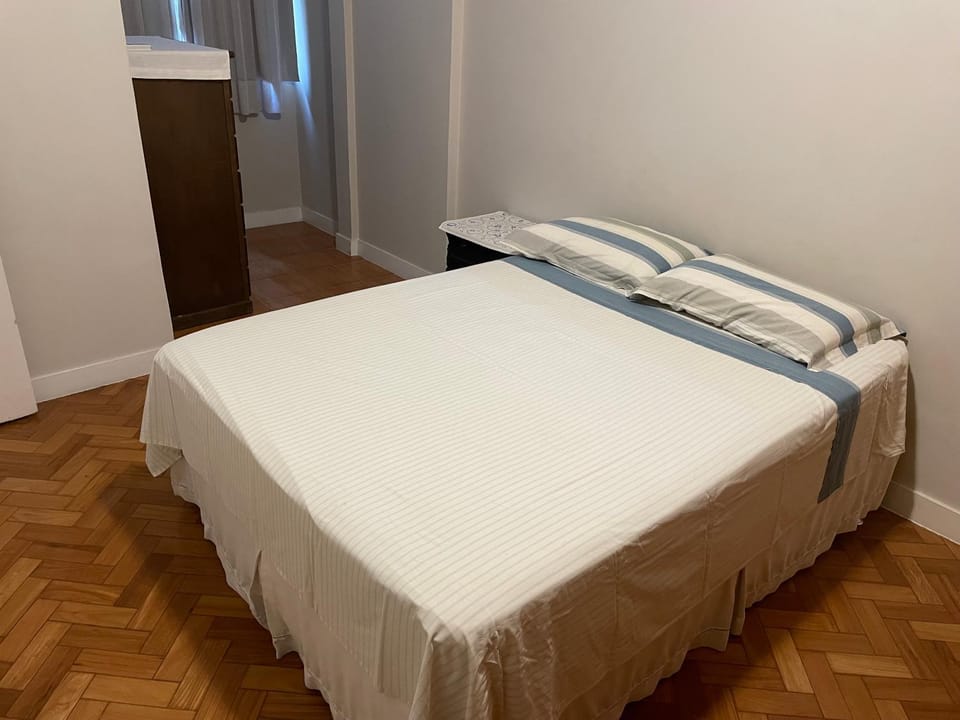 Bed, Bedroom, air conditioner