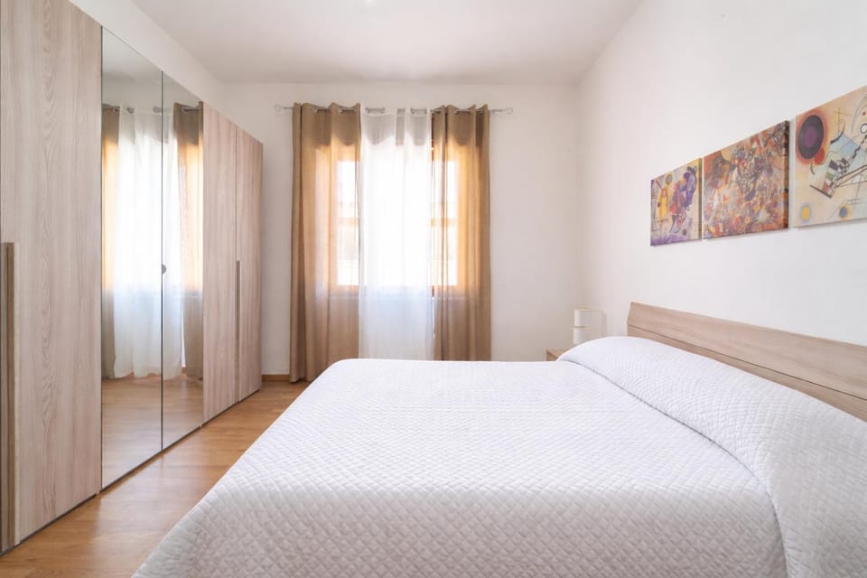 Bed, Photo of the whole room, Bedroom, wardrobe