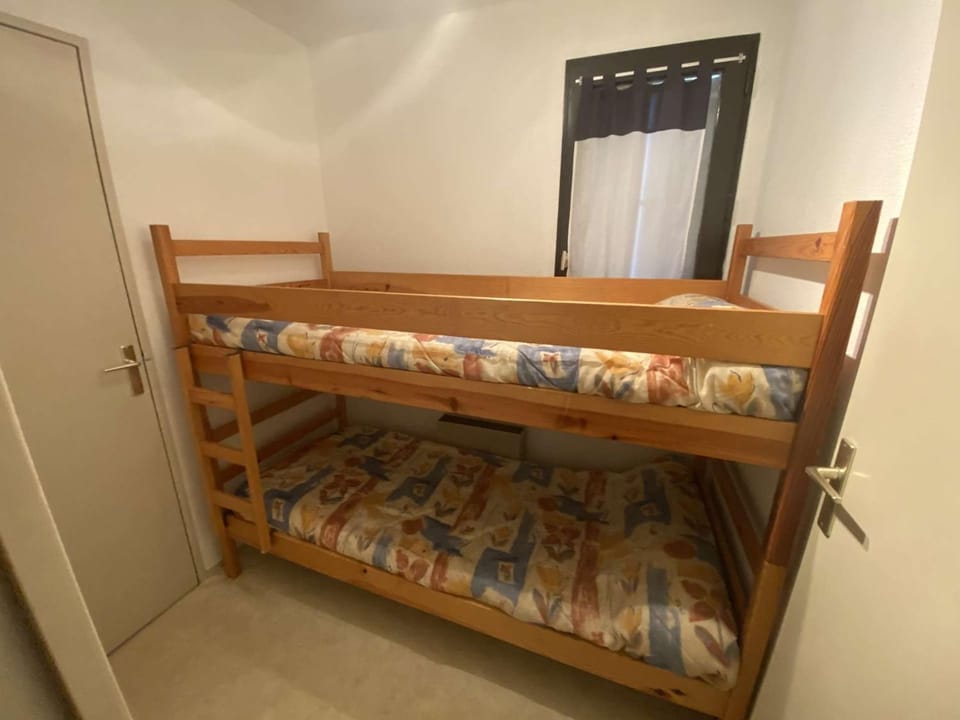 bunk bed
