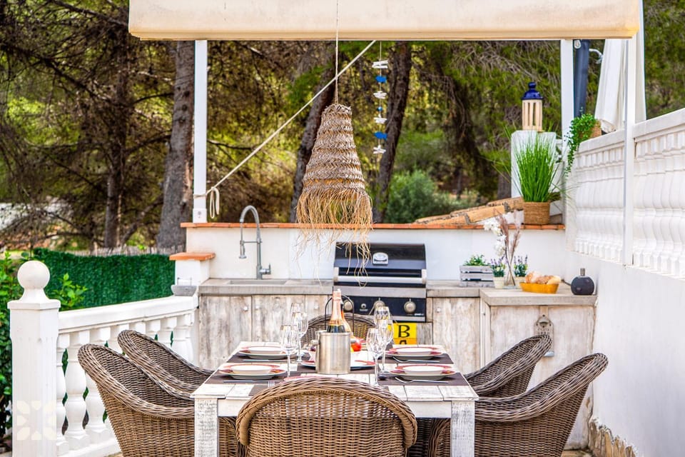Patio, Day, BBQ facilities, Garden, View (from property/room), Balcony/Terrace, Kitchen or kitchenette, Dining area, Garden view