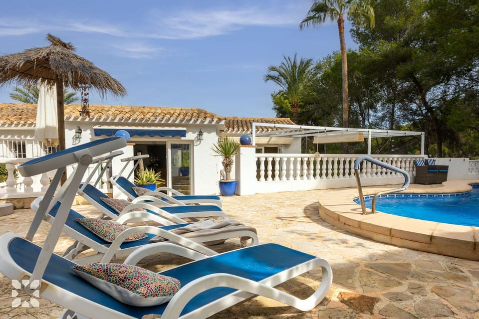 Patio, Day, Pool view, Swimming pool, sunbed