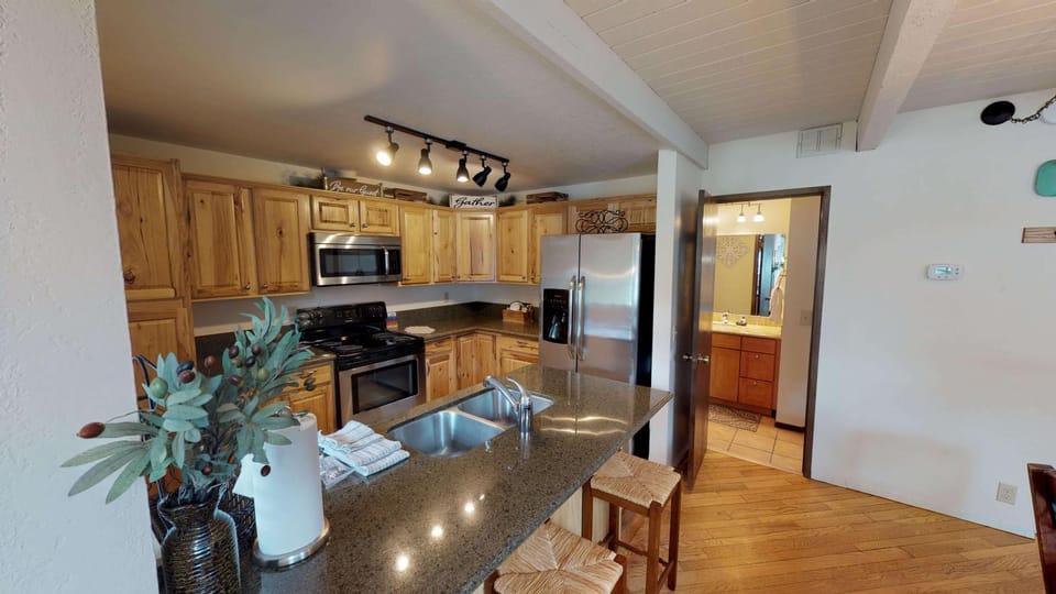 2 Tennis Village.. Apartment in Sunriver