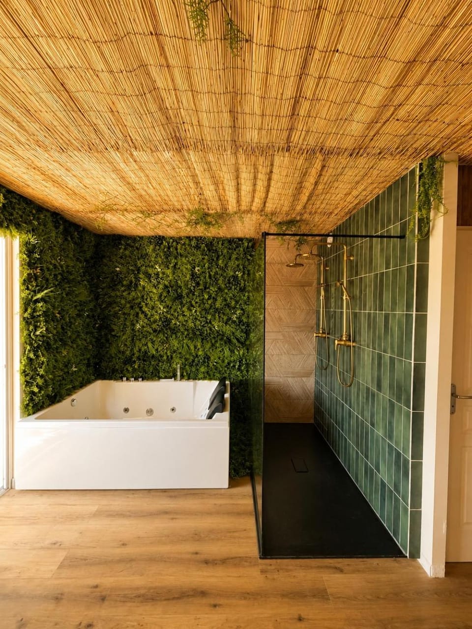 L'EVIDENCE Love Room & spa Apartment in Centre-Val de Loire