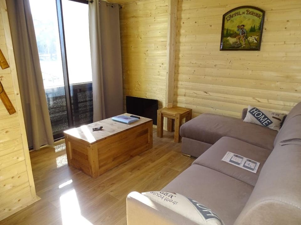MAGNIFIQUE APPARTEMENT 3* EN PIED DES PISTES DE PYRENEES 2000 Apartment in Bolquère
