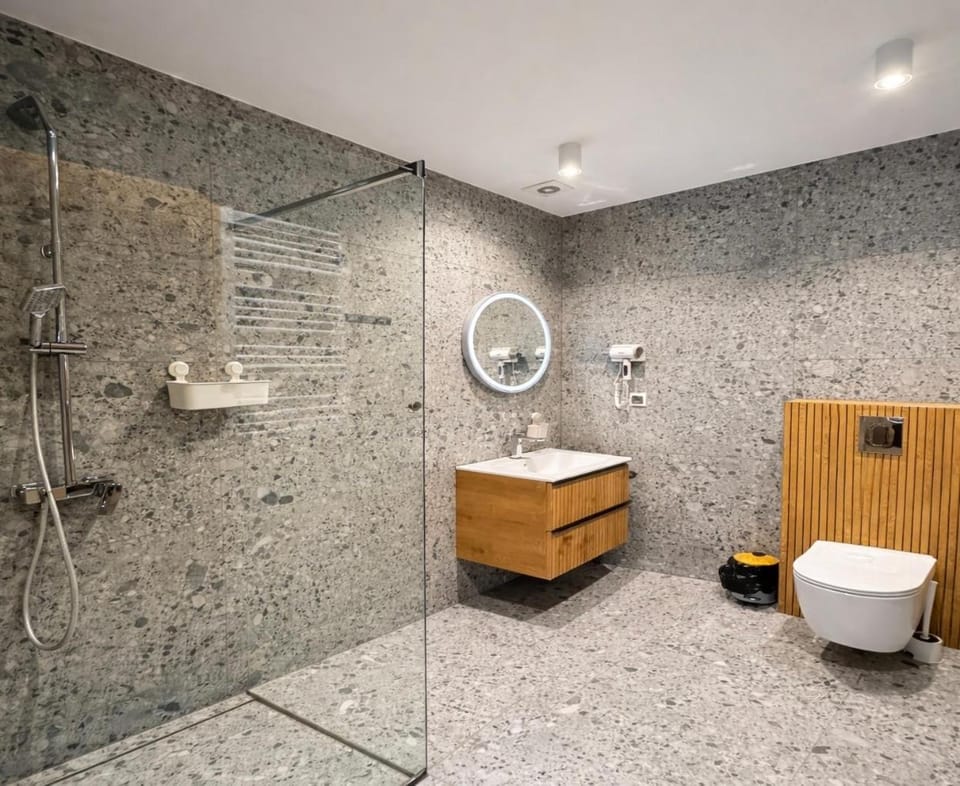 Shower, Toilet, Bathroom