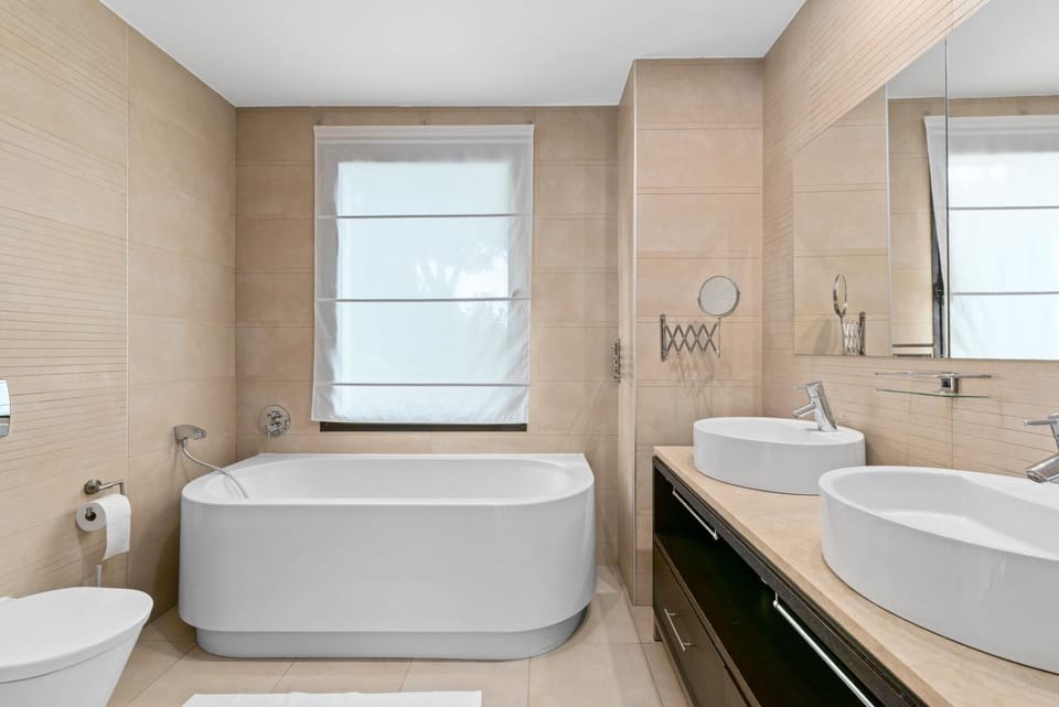 Bathroom, Living room