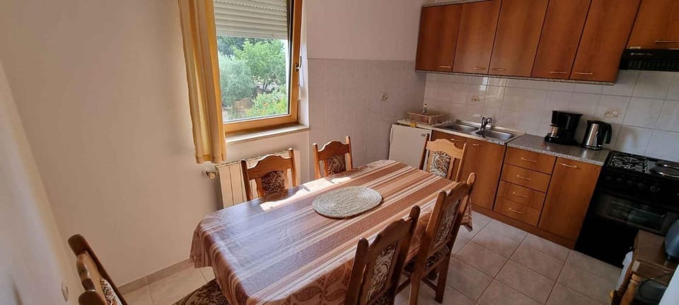 Coffee/tea facilities, Dining area