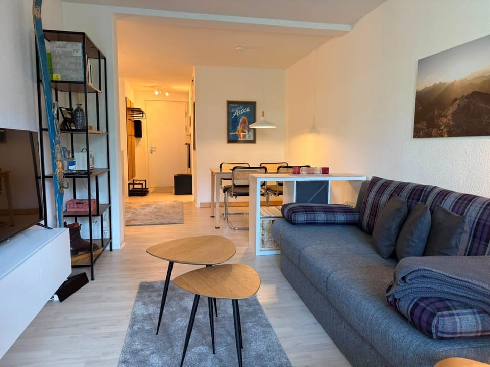 Living room, Photo of the whole room, Seating area, Dining area