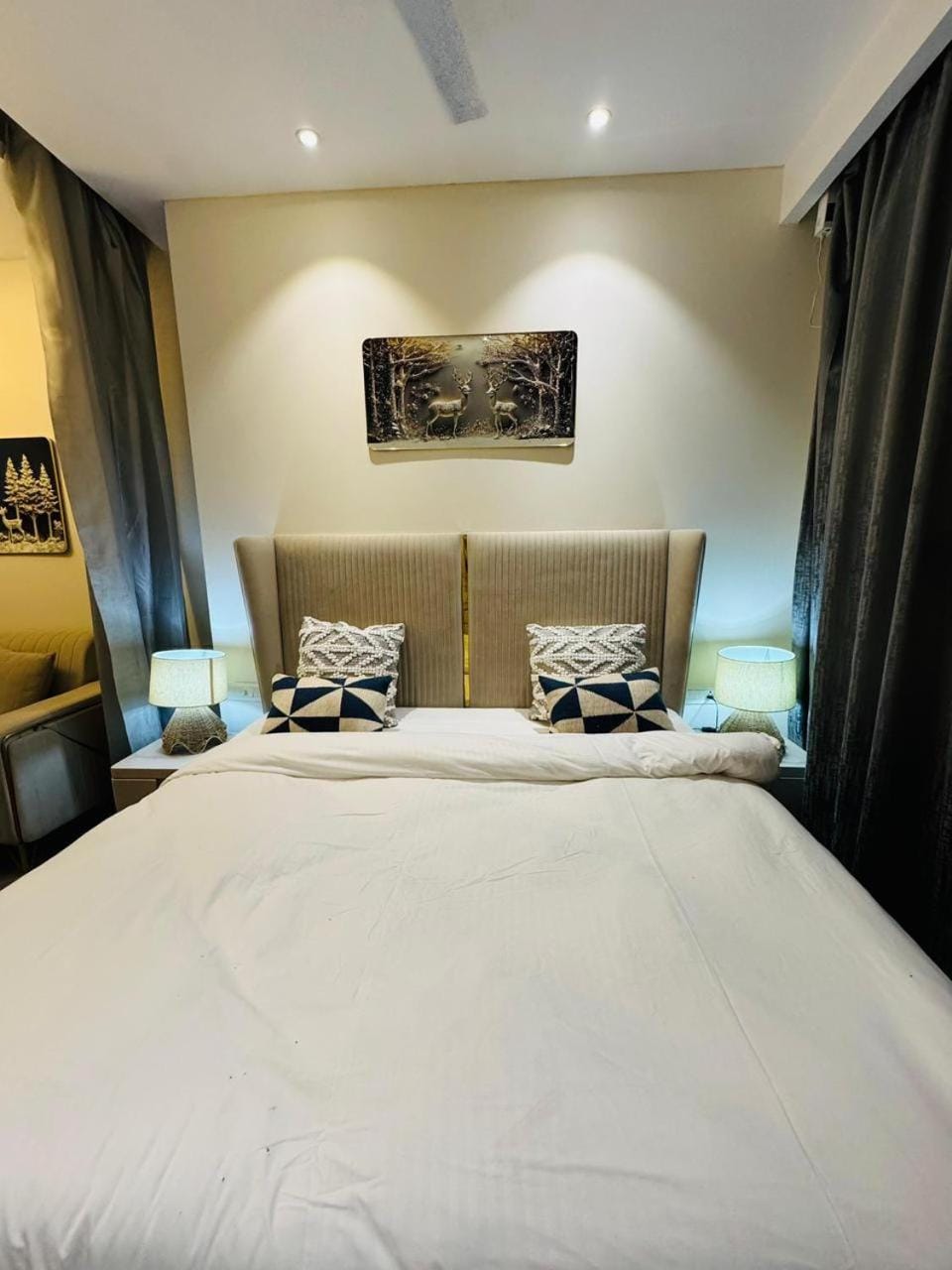 Golden Nest Luxury Studio, Supernova Spira Noida Apartment in Noida
