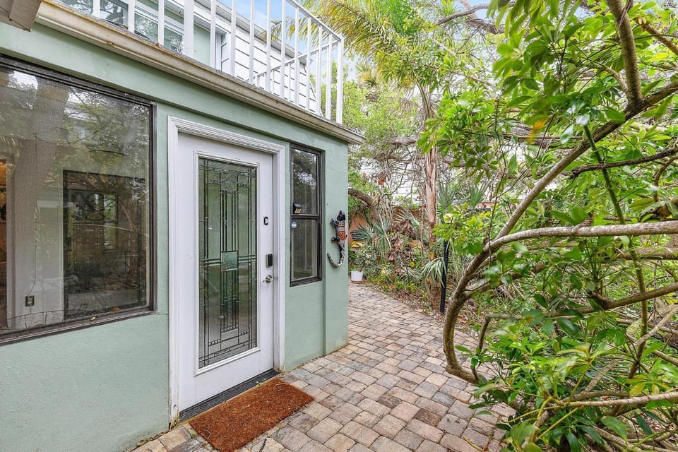 Bahamian Club 124C House in Edgewater