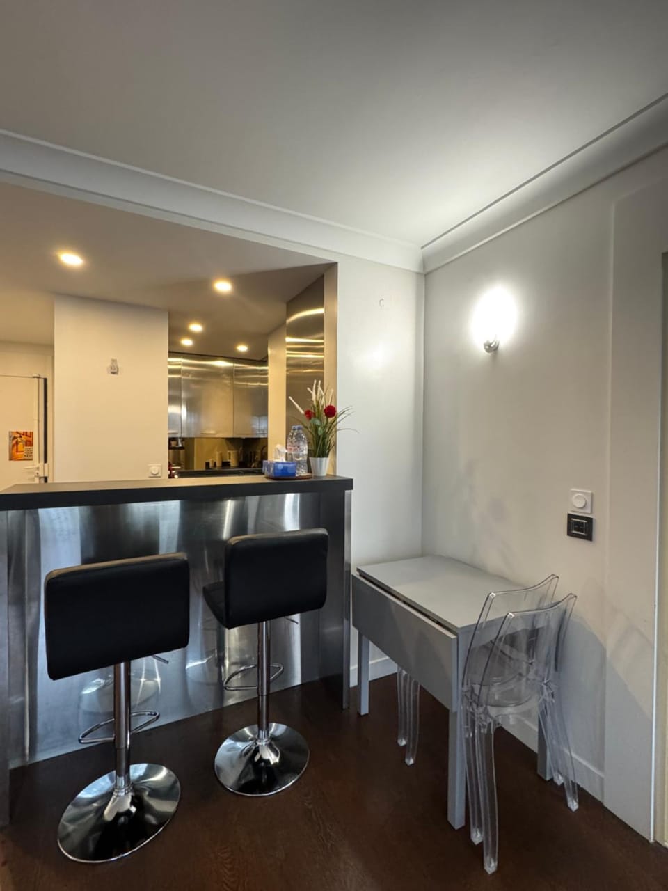 Cozy & Pleasant - Near Champs-Elysée Apartment in Paris